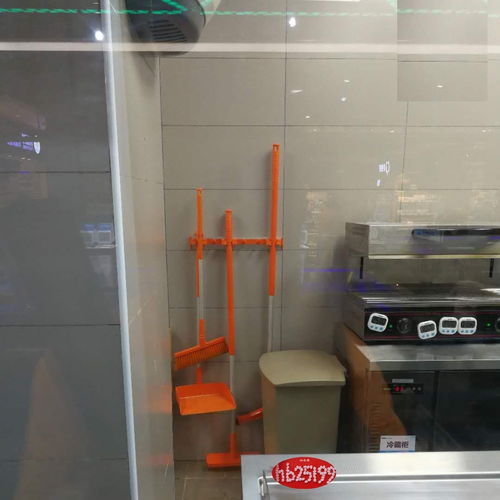 食品廠清洗機(jī)械及清潔工具應(yīng)用 高效清潔服務(wù)的核心要素